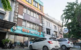 Sans Hotel Kupang Indah Surabaya By Reddoorz